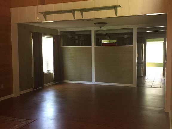 Living room/dining room