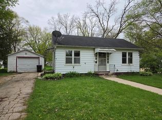 320 Galena Rd, Janesville, WI 53548