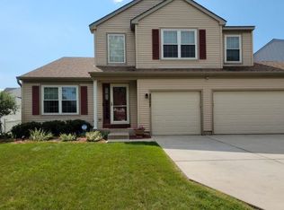 2007 Woodhaven Dr, Bartlett, IL 60103