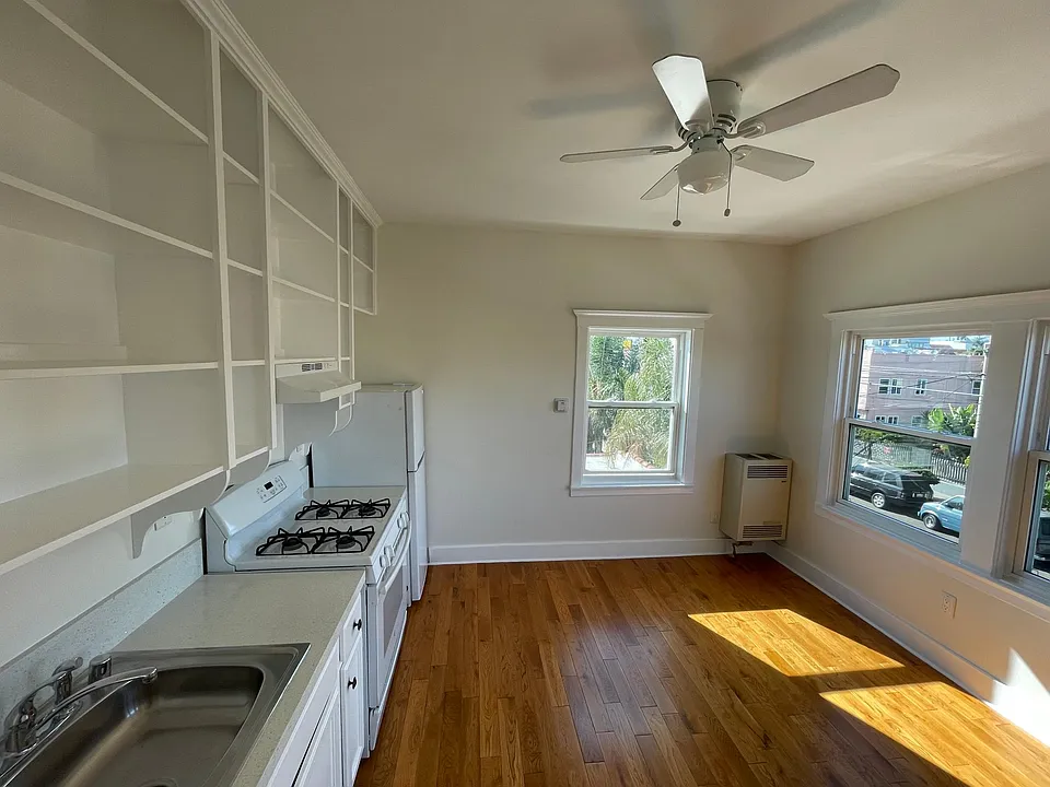 4440 Burns Ave #12