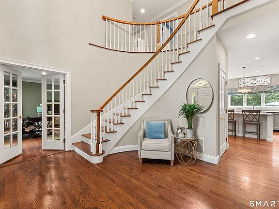 5th image of 141 Windward Place