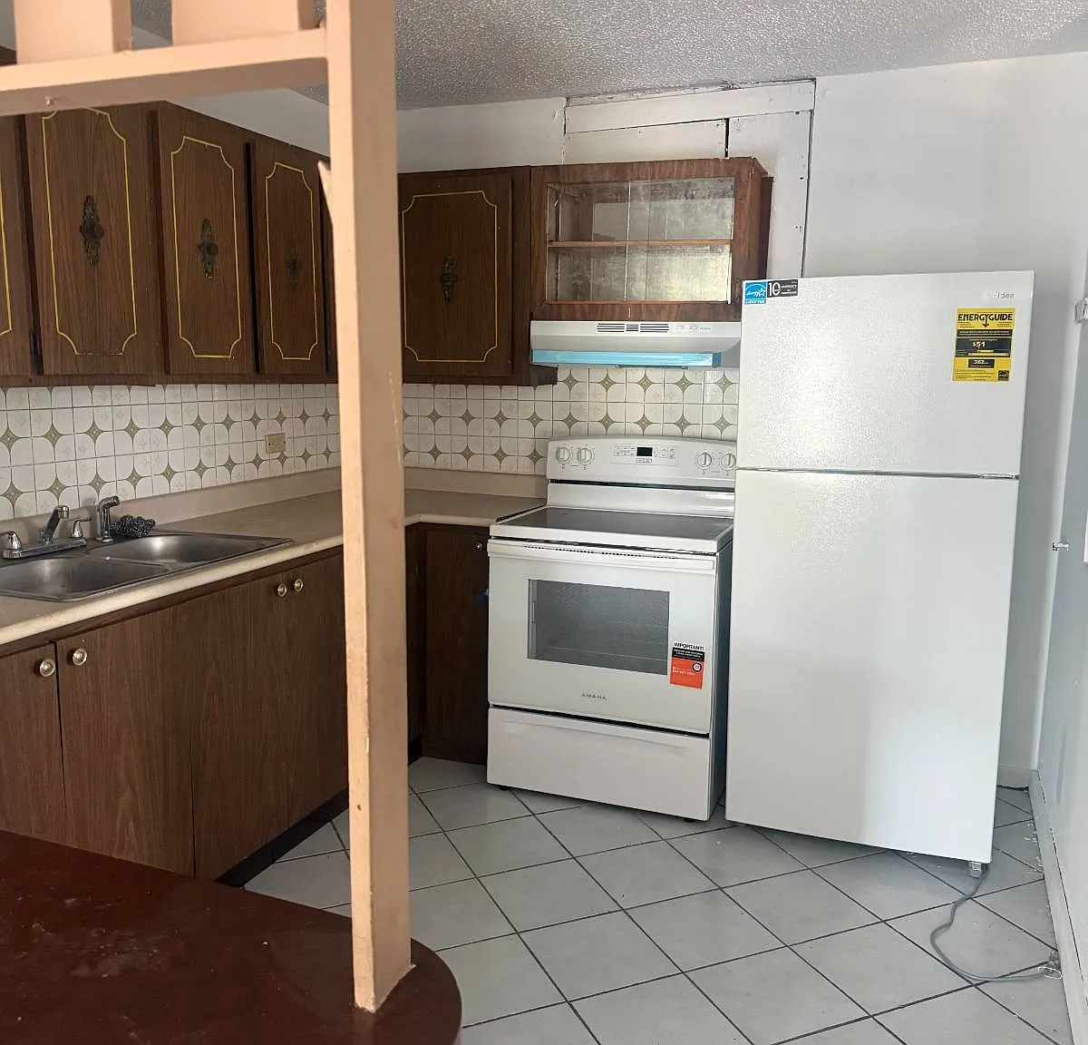 3 bed, 2.0 bath, 1100 sqft, $1,100 — Photo 3