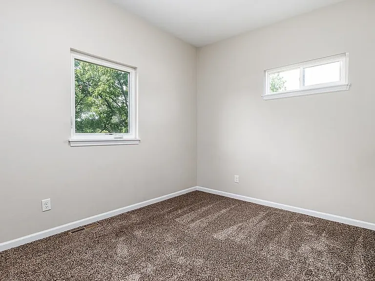 1043 Edina St — Photo 22