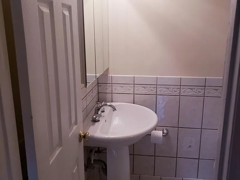 Guest Full Bath