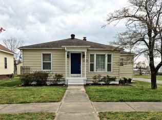 803 E Cypress St, Charleston, MO 63834