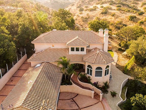 2nd image of 8815 Azul Dr