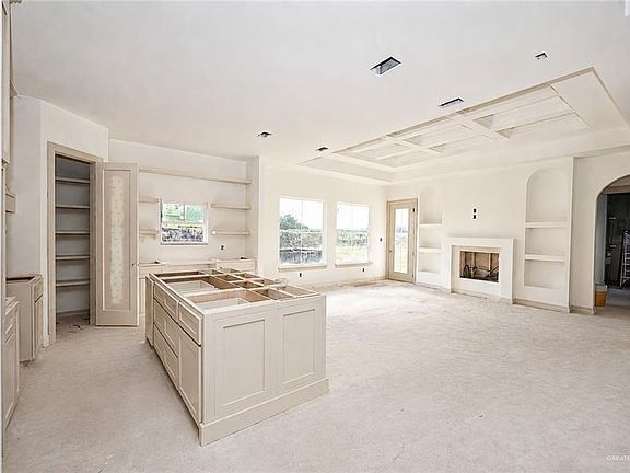 5th image of 2613 N Border Ave #5