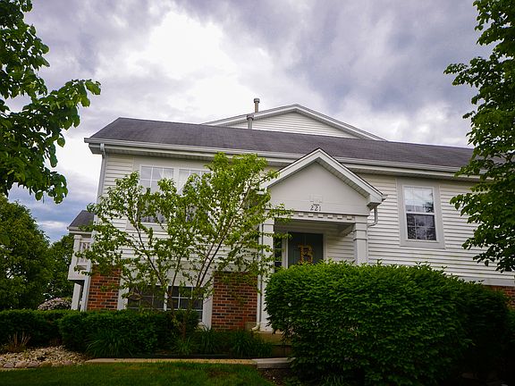 3rd image of 221 Holiday Ln #301