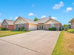 1204 Eastridge Dr, Yukon, OK 73099