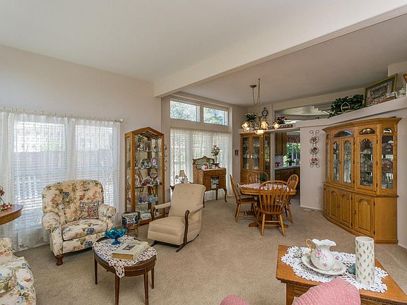 4th image of 2390 W Glenshandra Dr