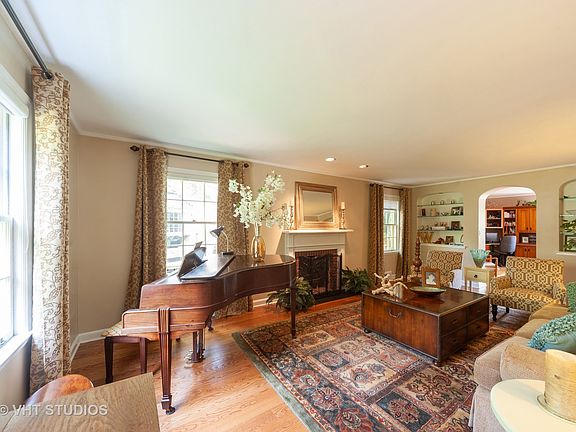 2nd image of 604 Melody Ln