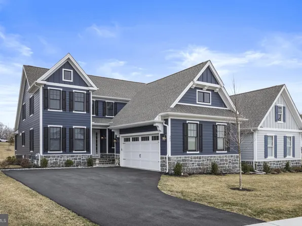 302 Merion Ct, Kennett Square, PA 19348