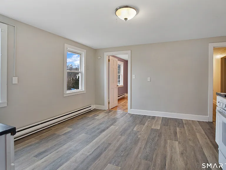 31 Tyler Ave #2 — Photo 6