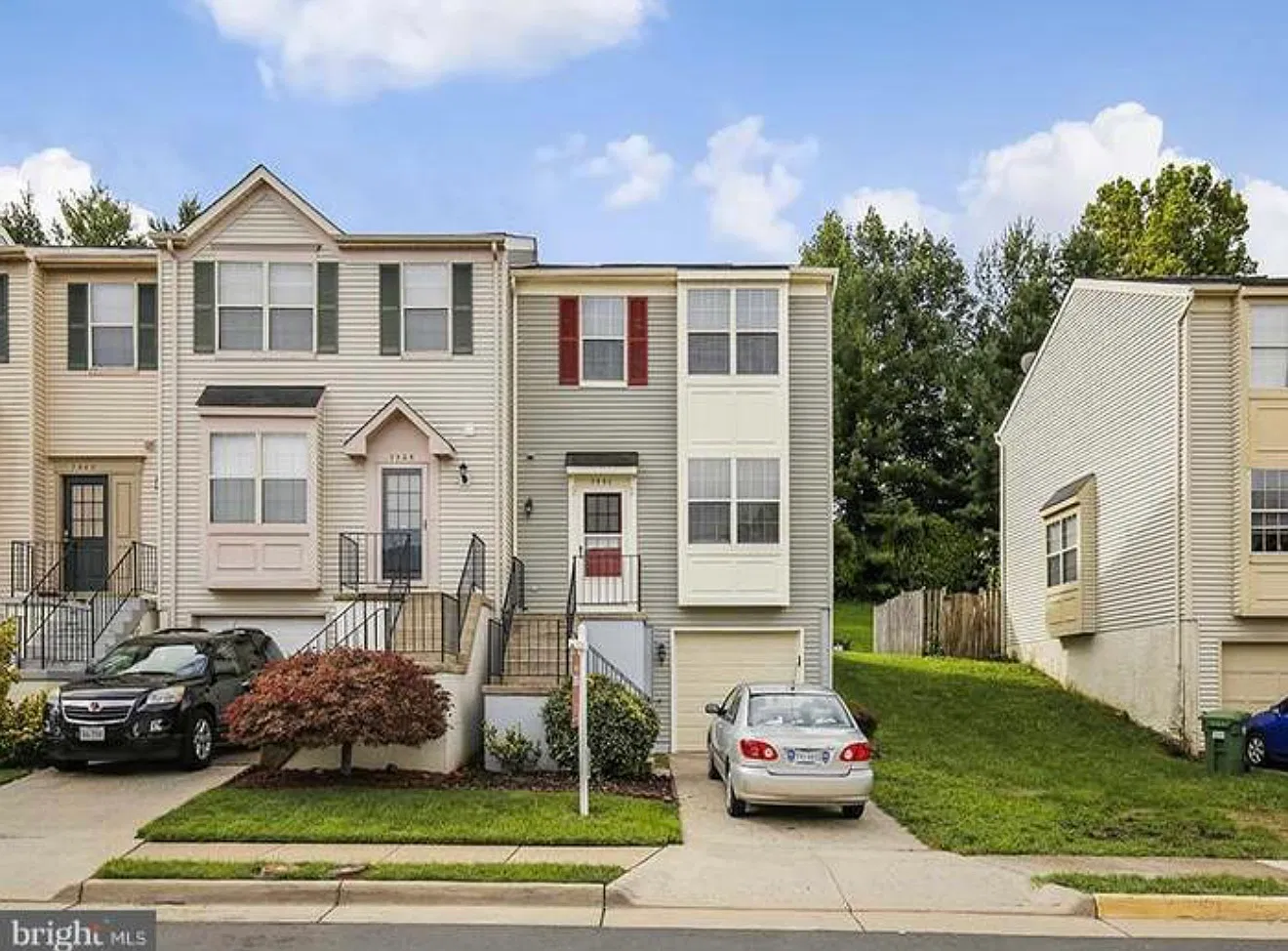 3 bed, 1294 sqft, $3,200 — Photo 2
