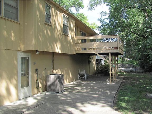 3rd image of 2419 N 72nd Pl