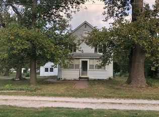 5913 Franklin Dr, Godfrey, IL 62035