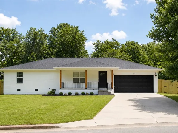 527 W Selle Dr, Fayetteville, AR 72701