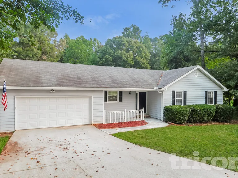 160 Branchwood Dr — Photo 1