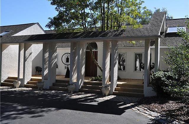 1st image of 24 Selborne Dr