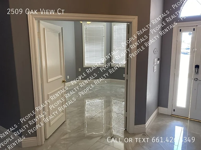 2509 Oak View Ct — Photo 3