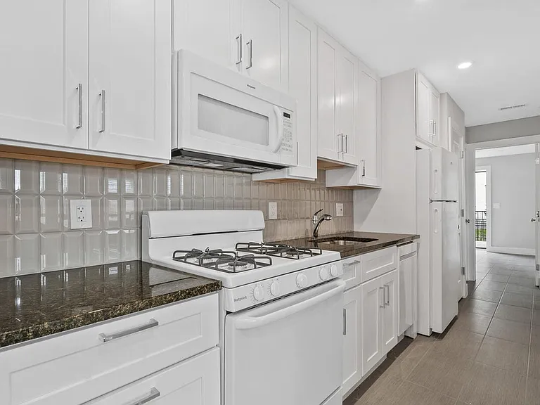 3325 13th St SE — Photo 11