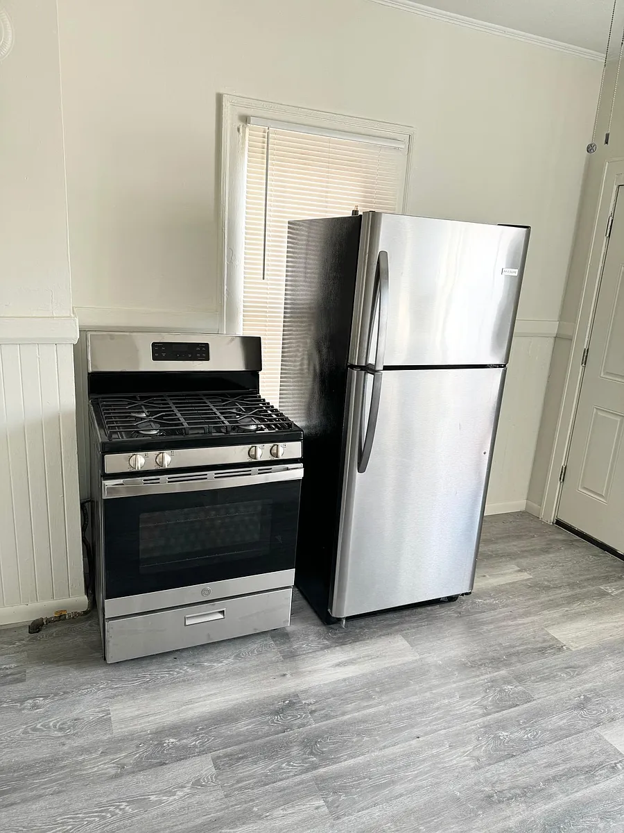 Kitchen with Stainless steel stove & stainless steel fridge - 1432 Lauderdale Ave