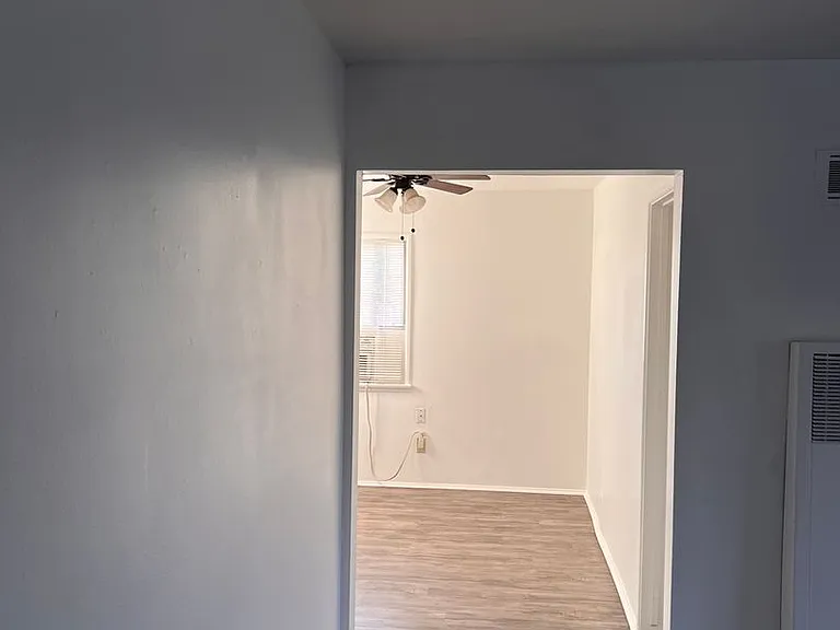 Christine-Bldg#2 — Photo 10