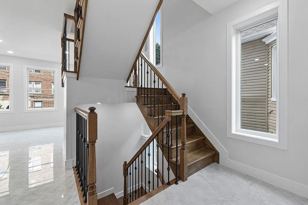 5 bed, 3.5 bath, 2000 sqft, $4,000 — Photo 4