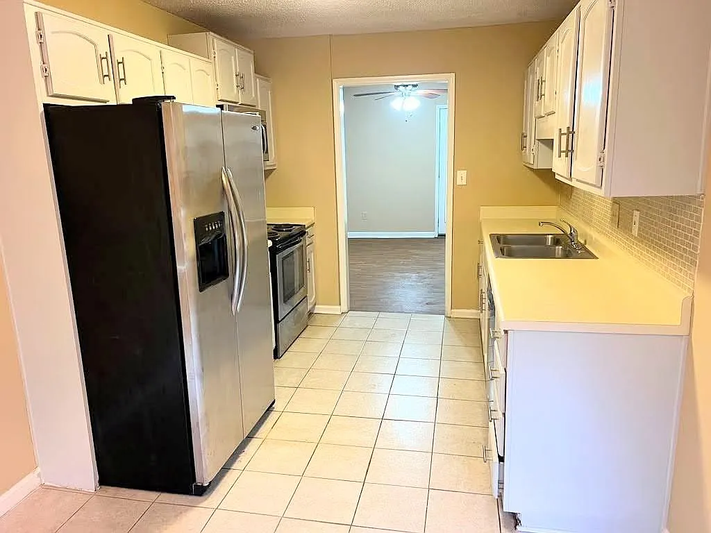2 bed, 2.5 bath, 1280 sqft, $1,395 — Photo 4