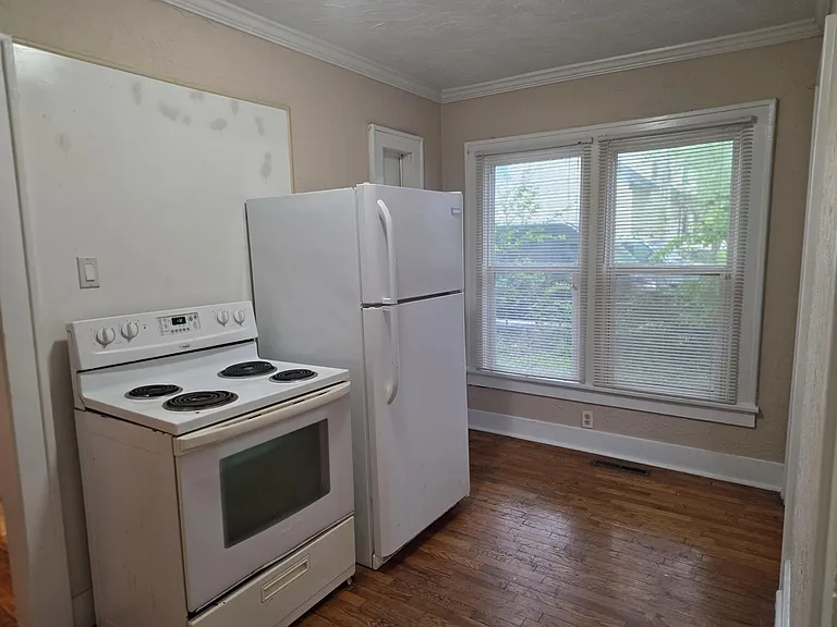 616 S Fremont Ave — Photo 8