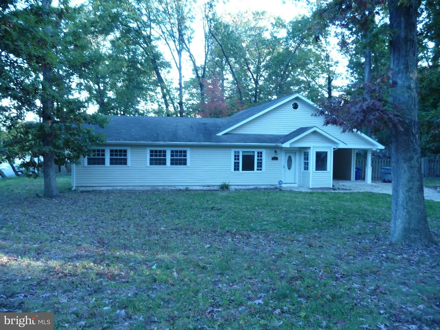 4 bed, 2.5 bath, 2282 sqft, $4,195 — Photo 2