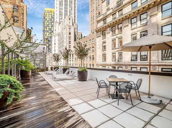 1 Wall Street Court image 6 of 10