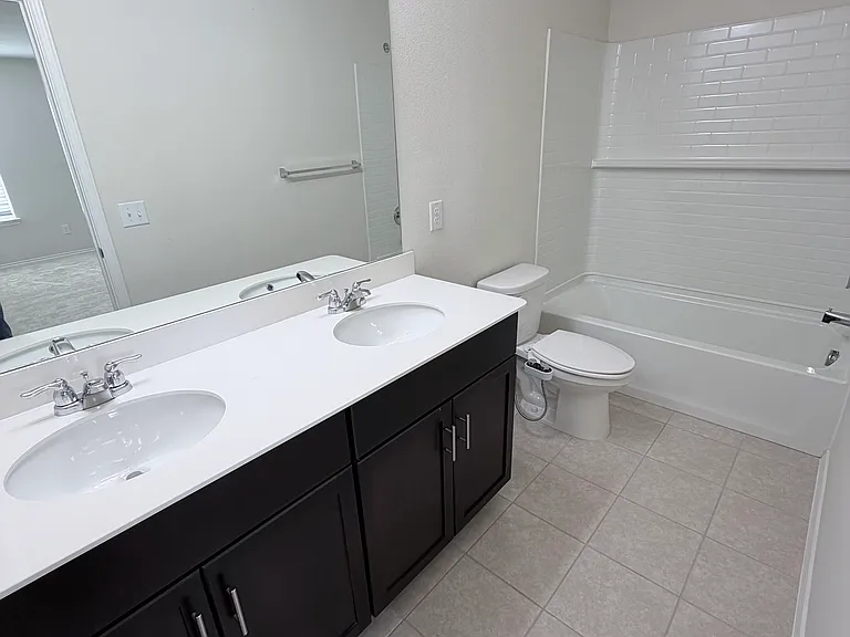 700 Goldenrod Ln — Photo 17
