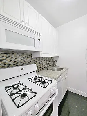 Rented by Rachel Realty | media 7