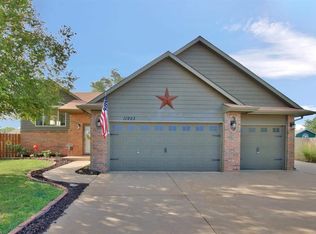 174 S Maple Dunes Ct Wichita Ks 67235 Zillow