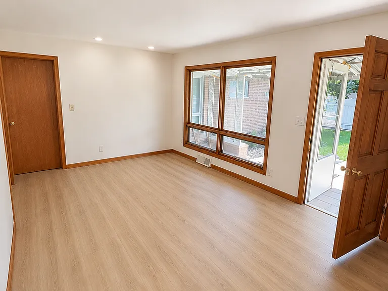 3316 Midway Dr — Photo 2