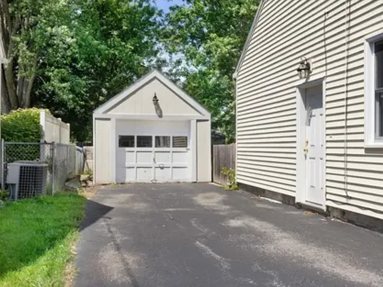 16 Wellington Rd — Photo 16
