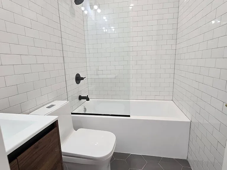 50 Grace St #3R — Photo 5