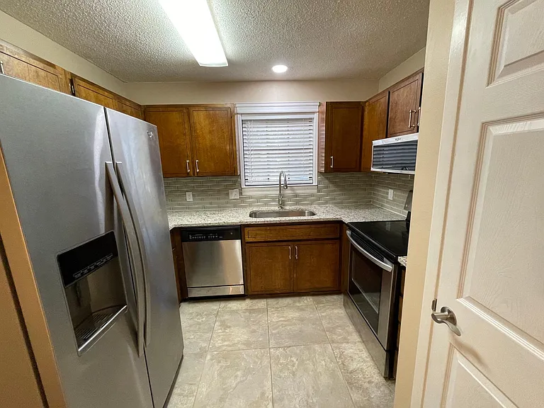 307 Lincoln Ave #A — Photo 2