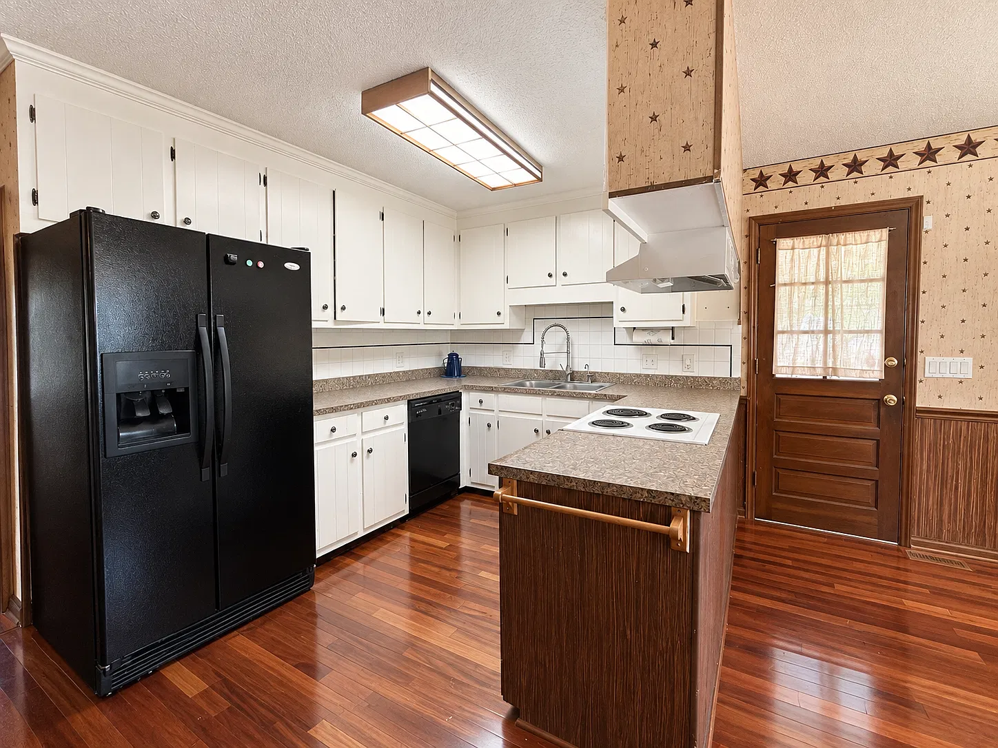 3 bed, 1750 sqft, $2,300 — Photo 3