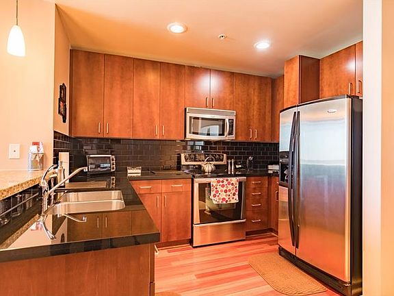 5th image of 155 Court Ave #2613