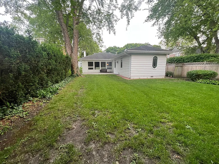 1209 Ash St — Photo 3
