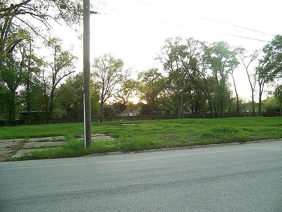 1st image of 715 W Front St