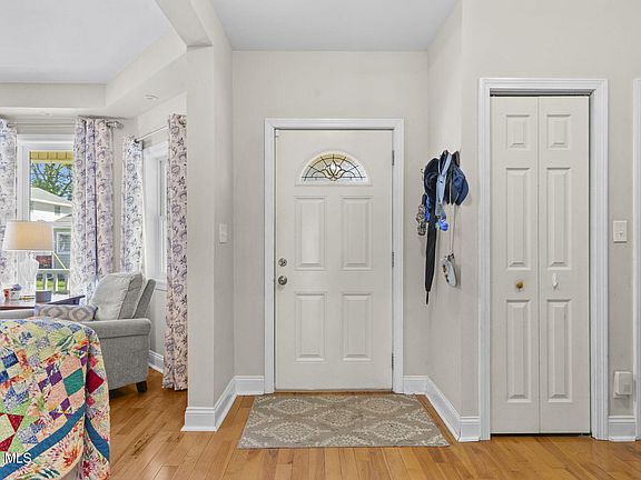 5th image of 129 Sanders Avenue