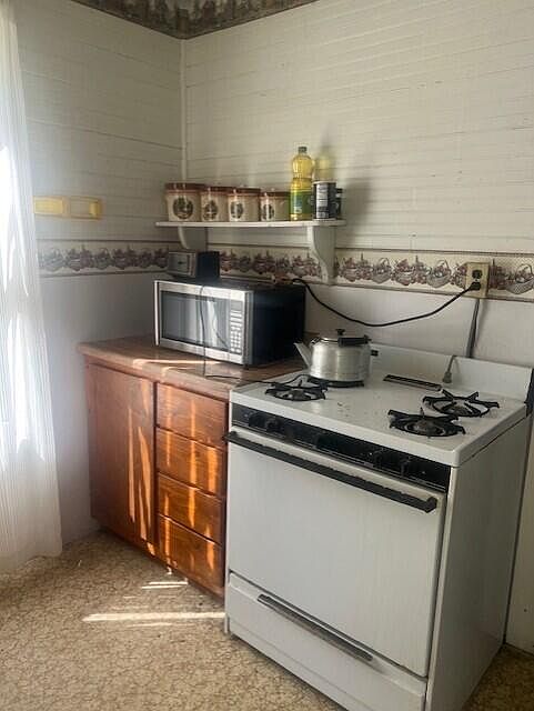 28th image of 10625 Brushy Rd