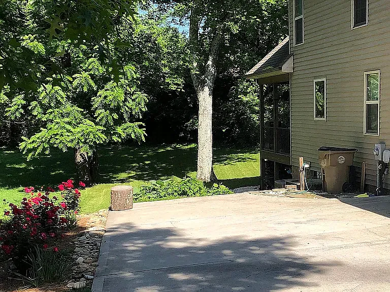 1320 Whitower Dr — Photo 29