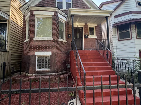 8126 S Escanaba Ave #2, Chicago, IL 60617