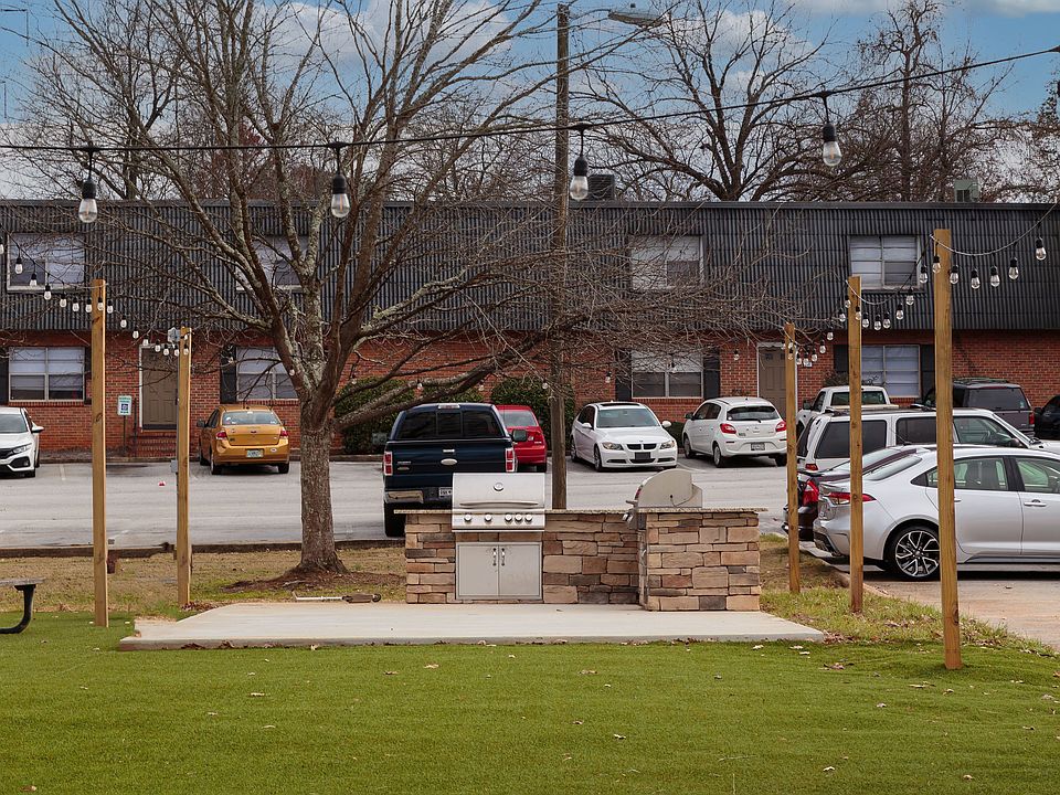 BBQ Area | Apartments Greenville, SC | Park West