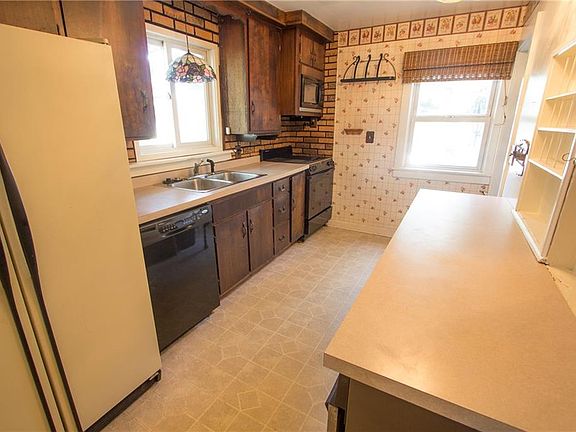 5th image of 86 Coolidge Ave