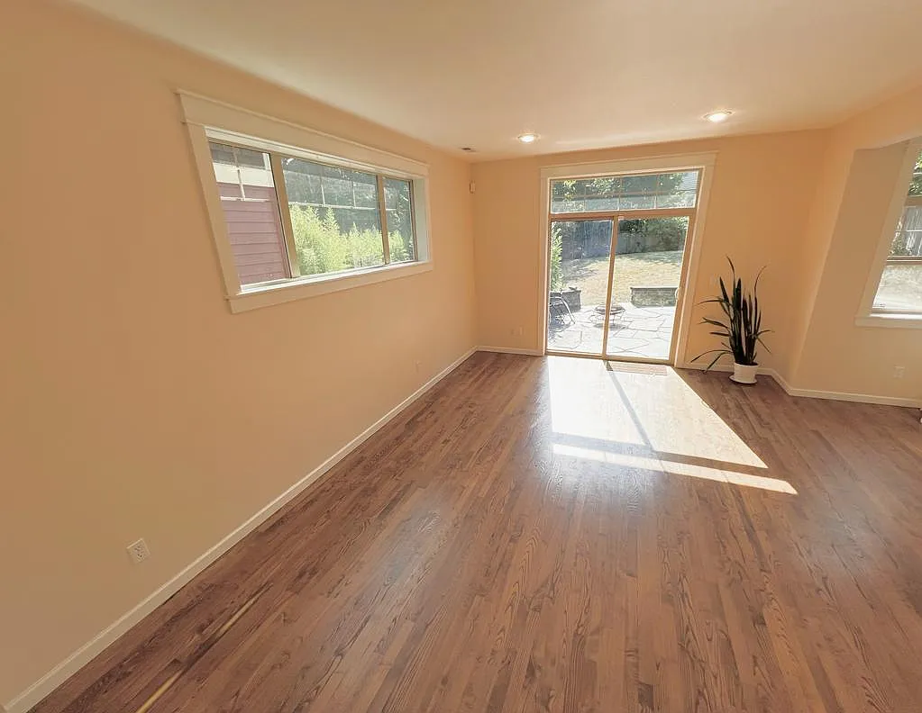 3 bed, 2.5 bath, 1930 sqft, $3,895 — Photo 4